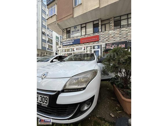 2013 model 1.6 tam otomatik Megane