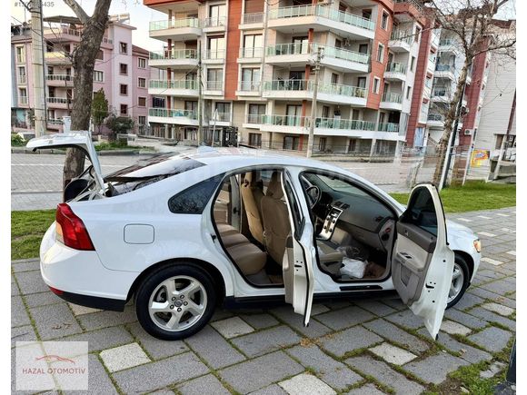 ORJİNAL DEĞİŞENSİZ KAZASIZ 1 PARÇA BOYALI TAKAS OLUR