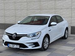 2021 MEGAN 4 1.3 TCE JOY OTOMATİK 92 BINDE