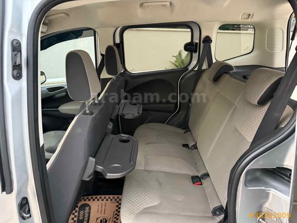 Sahibinden Ford Tourneo Courier 1.6 TDCi Titanium 2017 Model 