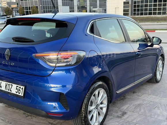 2024 MODEL CLİO 1.0 TCE EVOLUTİON PAKET OTOMATİK