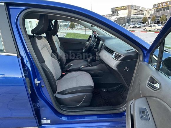 2024 MODEL CLİO 1.0 TCE EVOLUTİON PAKET OTOMATİK