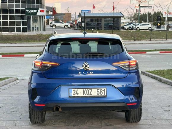 2024 MODEL CLİO 1.0 TCE EVOLUTİON PAKET OTOMATİK