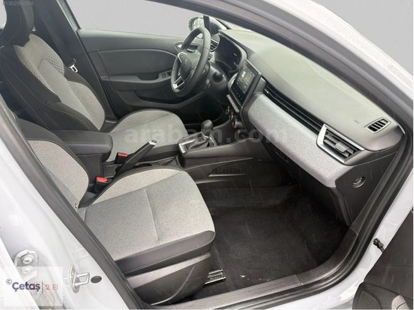 ÇETAŞ RENAULT MAHMUTBEY'DEN 2025 CLİO EVO BOYASIZ 27.000 KM