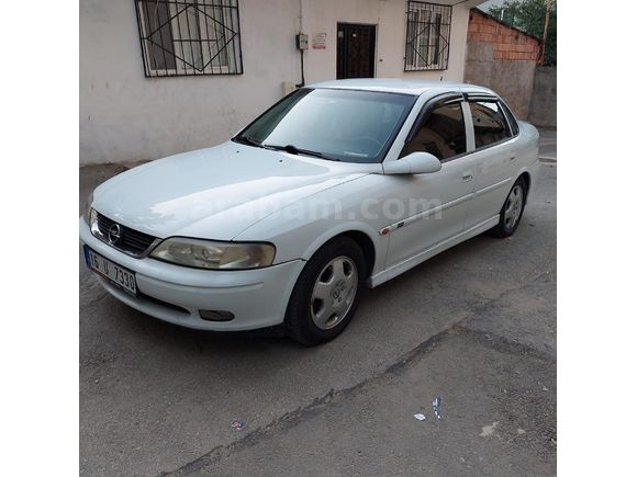 Sahibinden Opel Vectra 2.0  16v otomatik  cdx  2000 Model  0 motorlu Beyaz