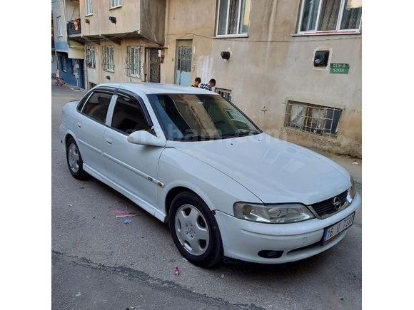 Sahibinden Opel Vectra 2.0  16v otomatik  cdx  2000 Model  0 motorlu Beyaz