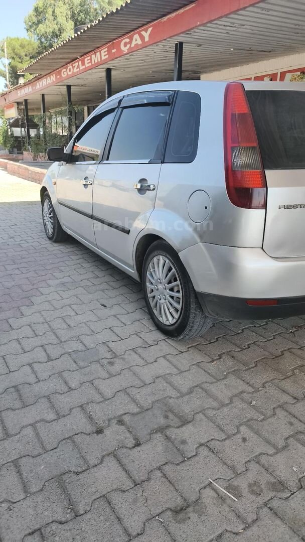 Sahibinden Ford Fiesta 1.4 Comfort 2005 Model Osmaniye 273.000 km Gri (Gümüş) 5
