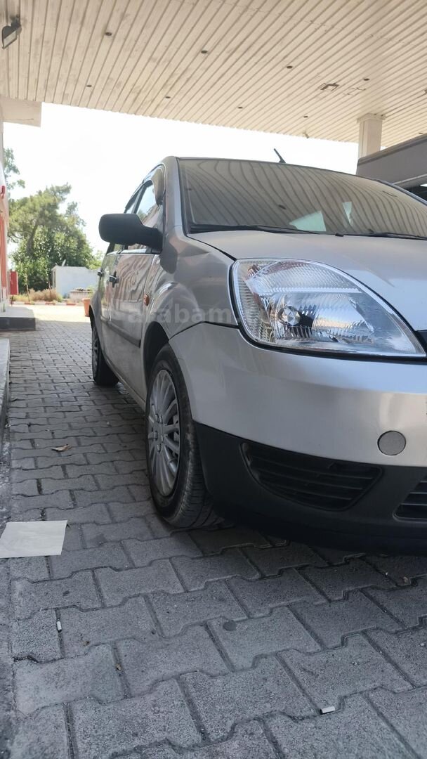 Sahibinden Ford Fiesta 1.4 Comfort 2005 Model Osmaniye 273.000 km Gri (Gümüş) 3