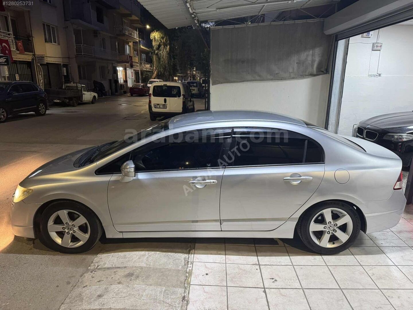 Galeriden Honda Civic 1.6i VTEC Premium 2011 Model İzmir 238.000 km Gri 2
