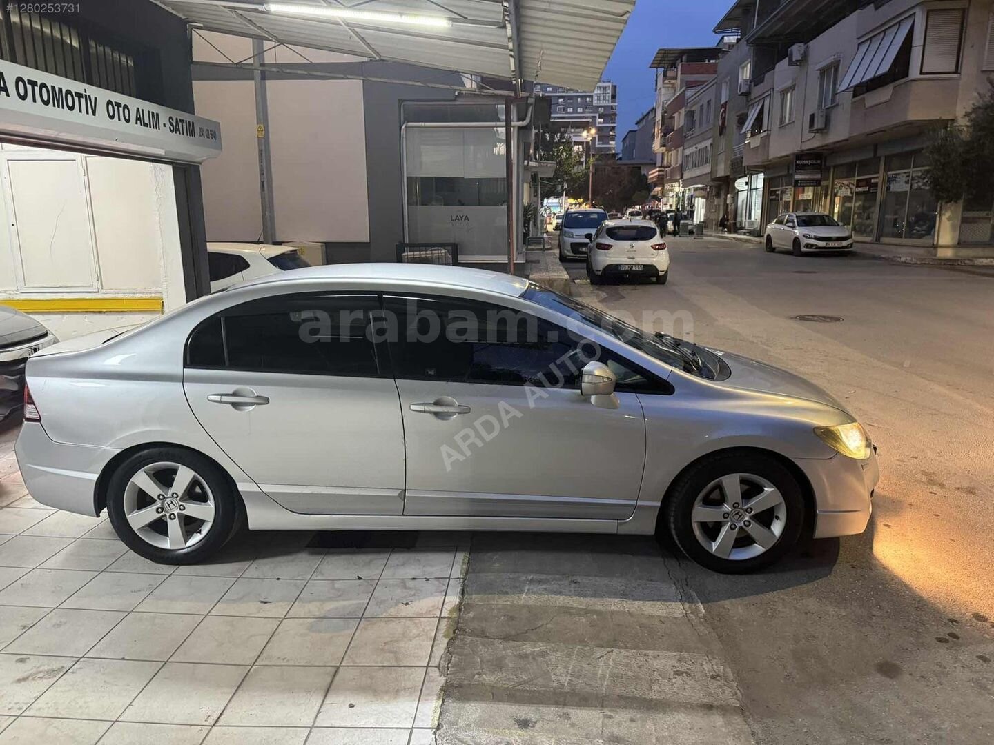 Galeriden Honda Civic 1.6i VTEC Premium 2011 Model İzmir 238.000 km Gri 4