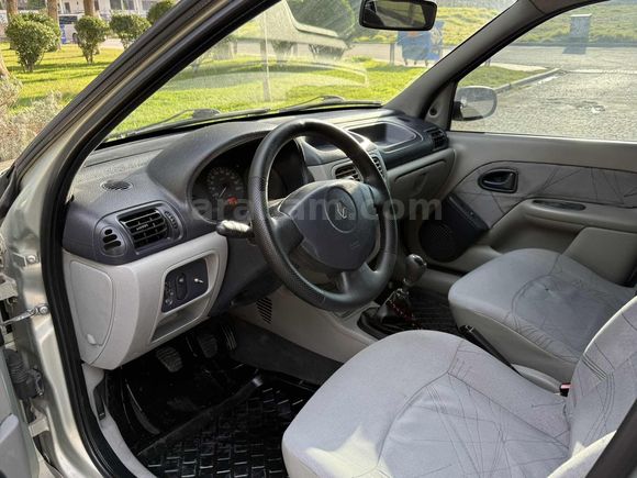 RENAULT CLİO 1.5 DCİ ORJİNAL EMSALSİZ TEMİZLİKTE SIFIR LASTİK