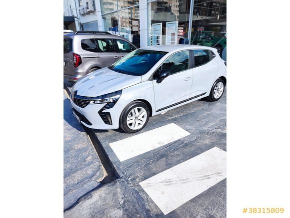 Sahibinden Renault Clio 1.0 TCe Evolution 2025 Model 