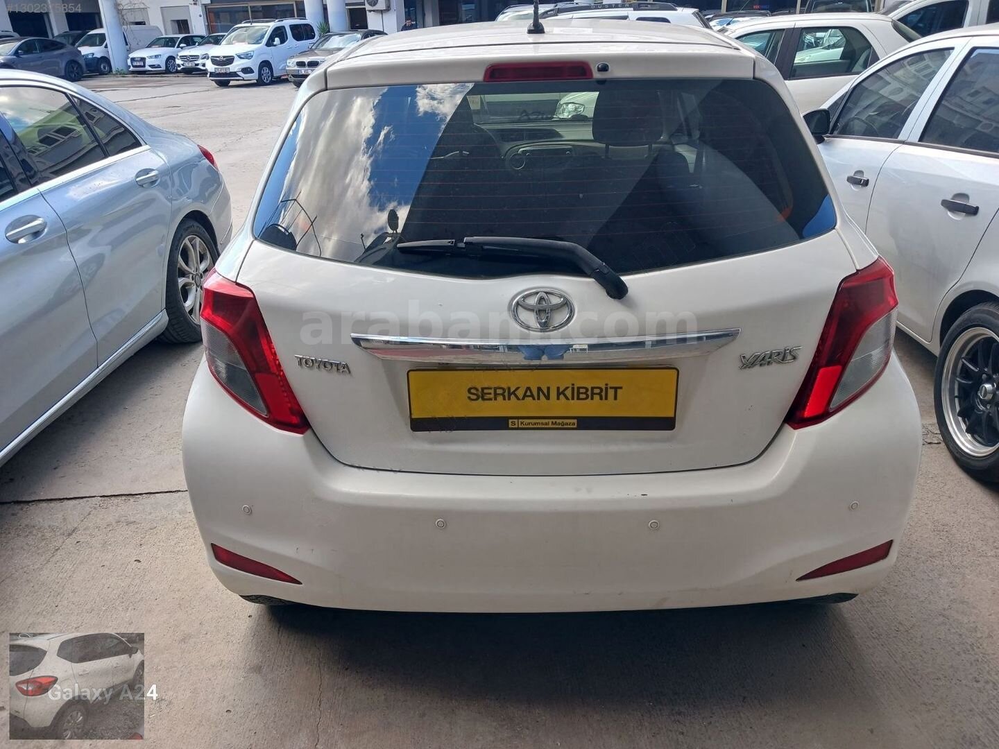 Galeriden Toyota Yaris 1.33 Cool 2013 Model İzmir 175.000 km Beyaz 5