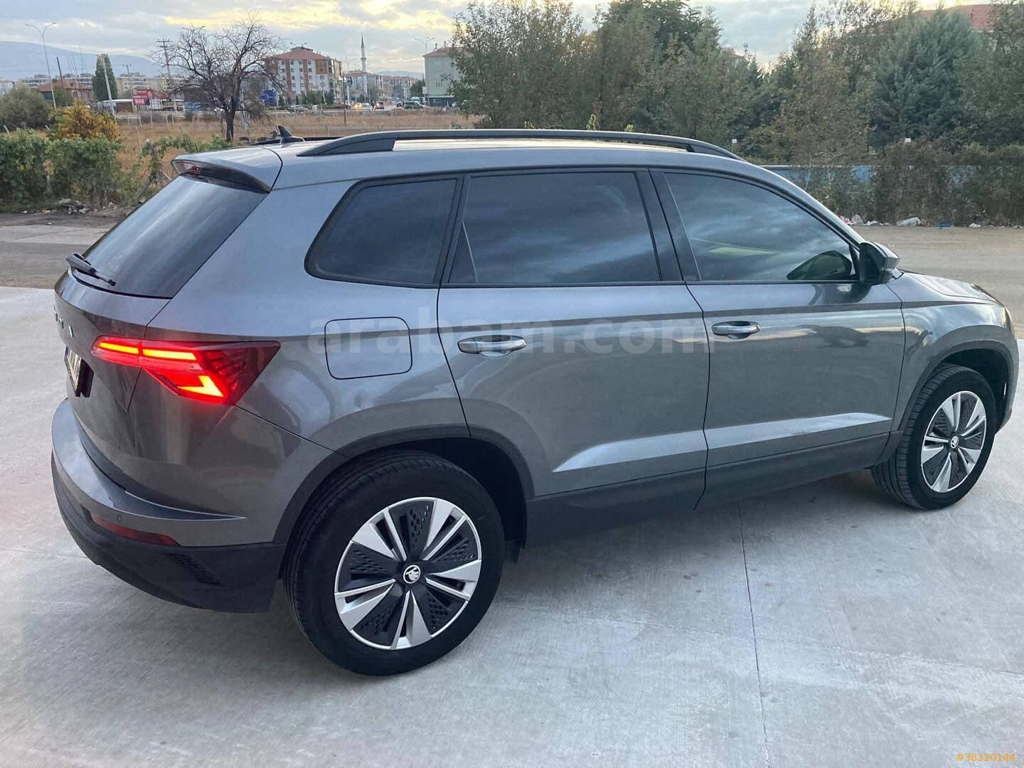 Sahibinden Skoda Karoq 1.5 TSI Elite 2023 Model 34.000 km Füme 5