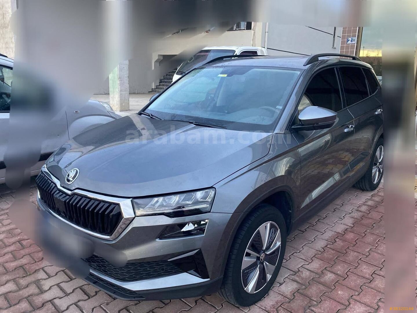 Sahibinden Skoda Karoq 1.5 TSI Elite 2023 Model 34.000 km Füme 3