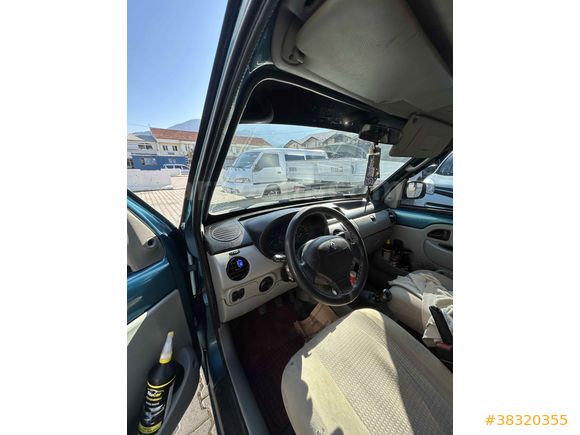 OTOMOBİL RUHSATLI
 Renault Kangoo  Multix 1.5 dCi Authentique 2004 Model 