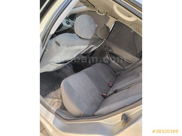 Sahibinden Ford Focus 2.0 Ghia 2001 Model