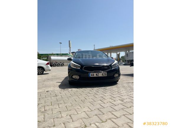 Sahibinden Kia Ceed 1.6 CRDi Concept 2012 Model