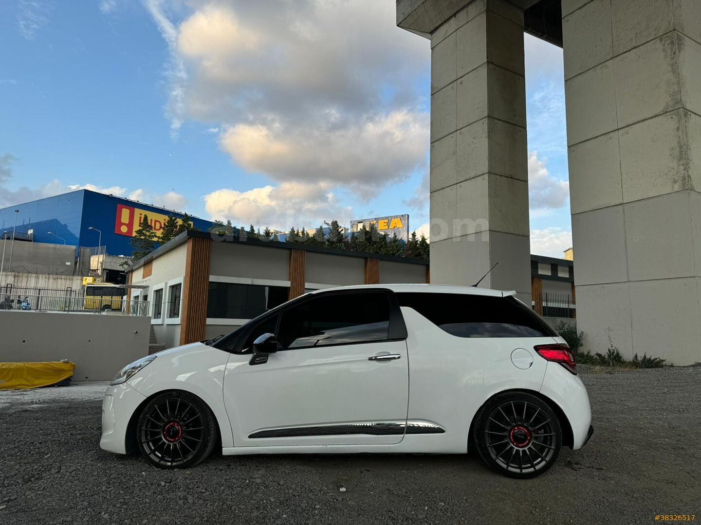 Sahibinden DS Automobiles DS3 1.6 e-HDi DStyle 2012 Model İstanbul 216.000 km Beyaz 3