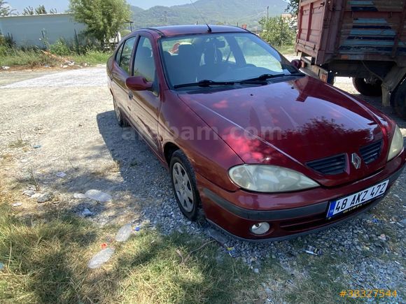 Sahibinden Renault Megane 1.4 RTA 2001 Model  227.000 km Bordo