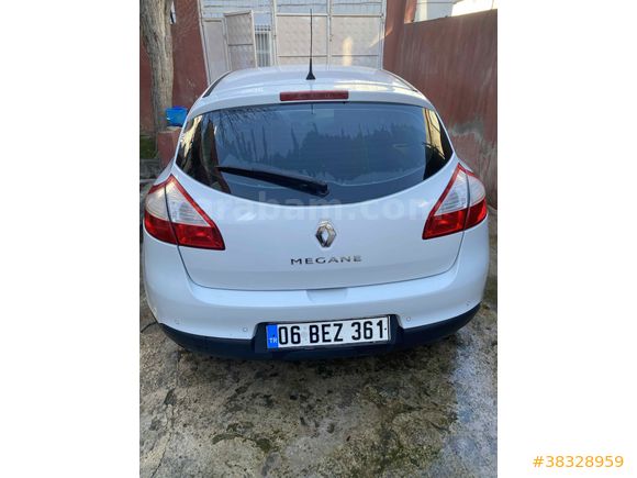 Sahibinden Renault Megane 1.6 Touch 2013 Model  126 bin km Beyaz