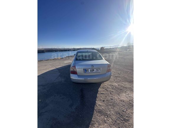 Sahibinden Volkswagen Passat 1.6 Exclusive 2004 Model  390.000 km Mavi (metalik)