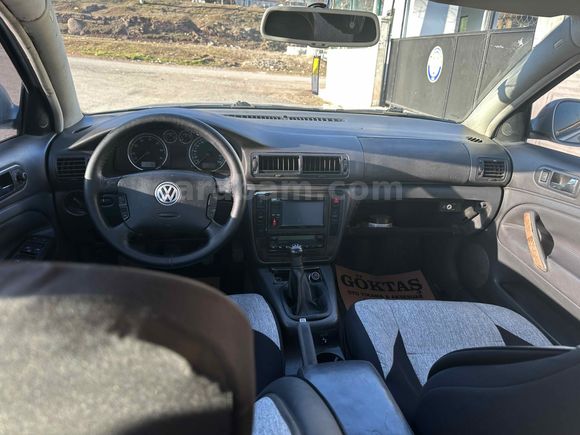 Sahibinden Volkswagen Passat 1.6 Exclusive 2004 Model  390.000 km Mavi (metalik)