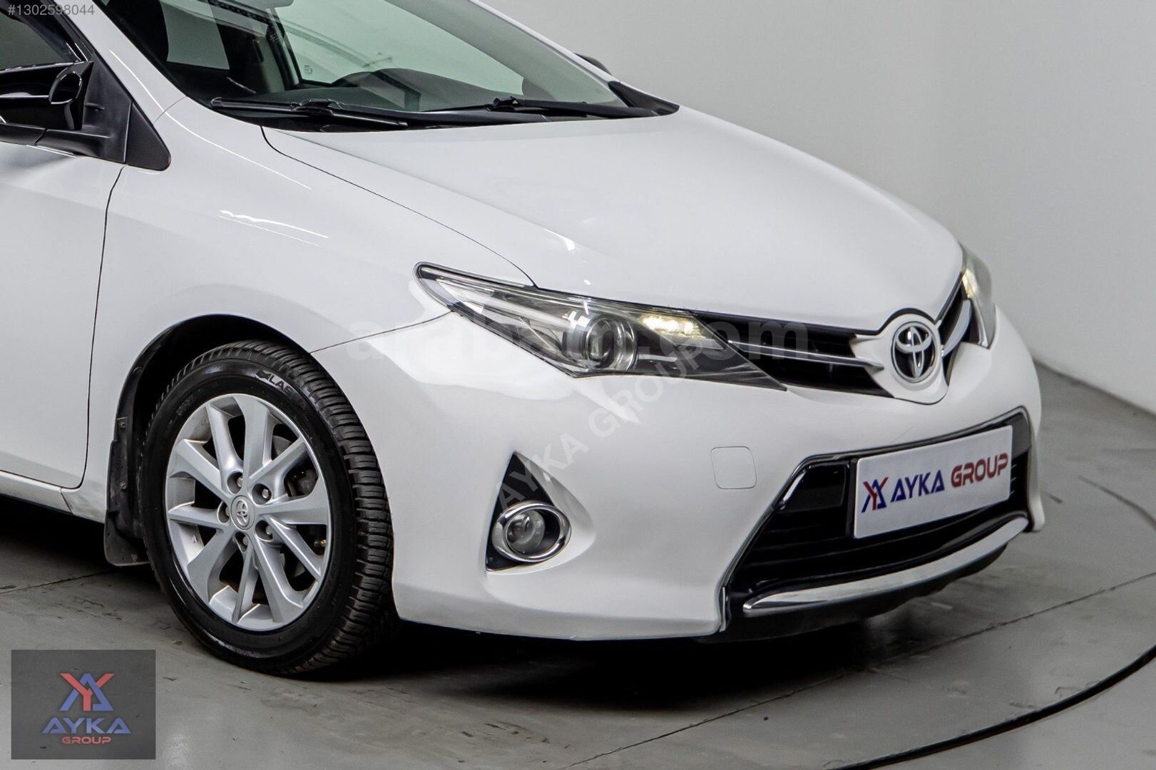 Galeriden Toyota Auris 1.4 D-4D Advance Skypack 2015 Model İstanbul 151.000 km Beyaz 4