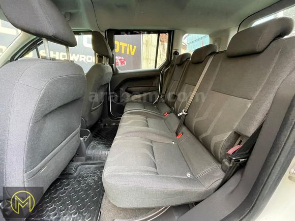 300.000TL PEŞİNATLA ELDEN SENETLİ FORD TOURNEO CONNECT