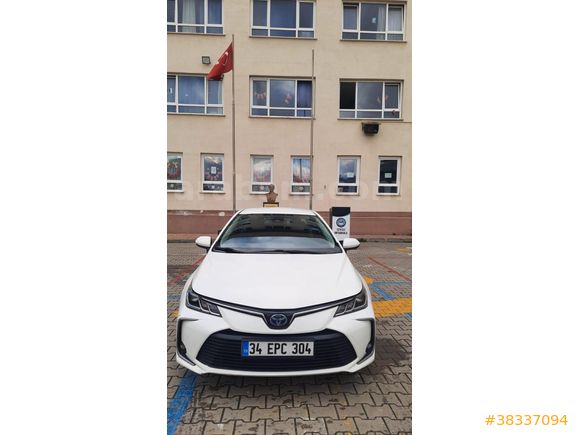 Sahibinden Toyota Corolla 1.8 Hybrid Dream 2021 Model