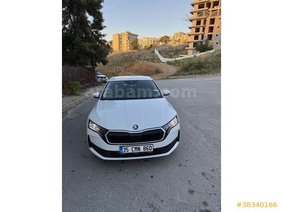 Sahibinden Skoda Octavia 1.5 Mhev Elite 2025 Model  14.000 km Beyaz