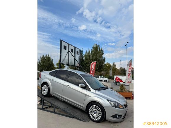 Sahibinden Ford Focus 1.6 TDCi Titanium 2009 Model  205.000 km Gri (Gümüş)