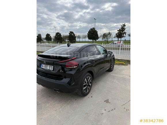 16.000 KM Citroen C4 1.2 PureTech Shine 2024 Model 