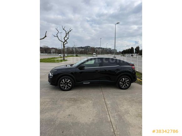 16.000 KM Citroen C4 1.2 PureTech Shine 2024 Model 