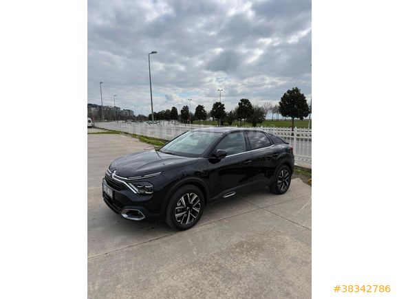 16.000 KM Citroen C4 1.2 PureTech Shine 2024 Model 