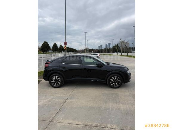 16.000 KM Citroen C4 1.2 PureTech Shine 2024 Model 