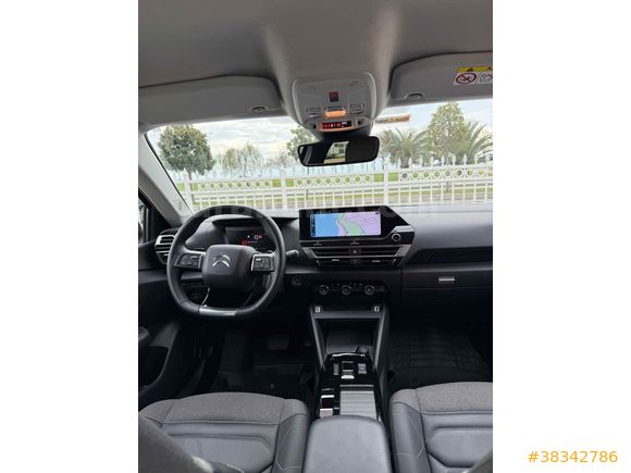 16.000 KM Citroen C4 1.2 PureTech Shine 2024 Model 