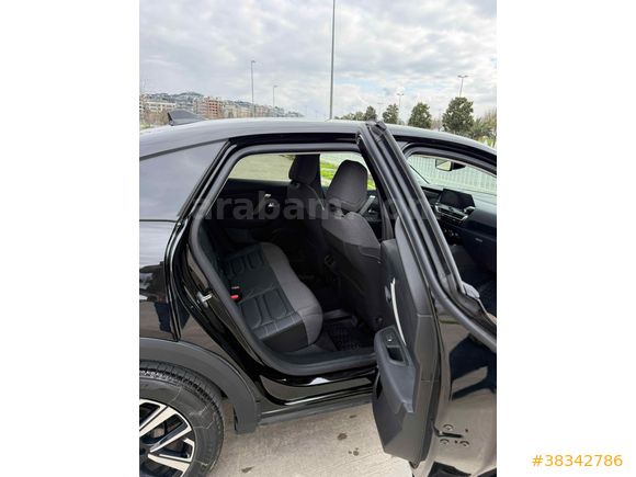 16.000 KM Citroen C4 1.2 PureTech Shine 2024 Model 