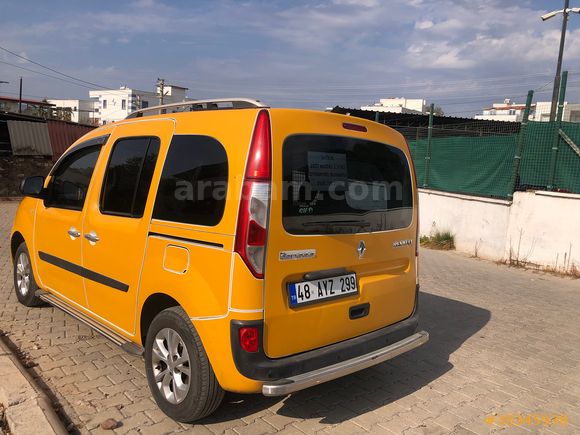 İlk sahibinden kazasız otomobil binek ruhsatlı temiz masrafsız 2017 model kangoo