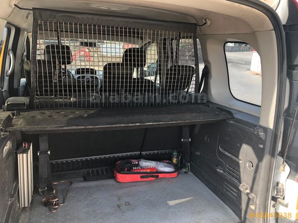 İlk sahibinden kazasız otomobil binek ruhsatlı temiz masrafsız 2017 model kangoo