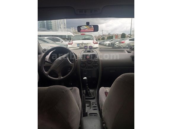 orijinal düşük km. carisma