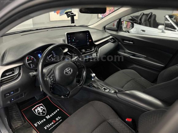 FLİES MOTORS'DAN 2021 108'BİN KM C-HR 1.8 HYBRİD FLAME E-CVT