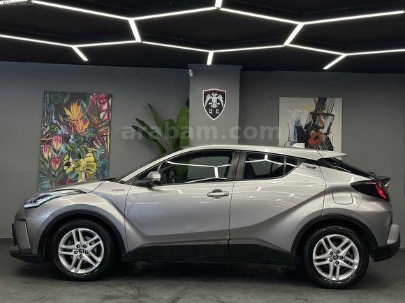 FLİES MOTORS'DAN 2021 108'BİN KM C-HR 1.8 HYBRİD FLAME E-CVT
