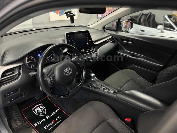 FLİES MOTORS'DAN 2021 108'BİN KM C-HR 1.8 HYBRİD FLAME E-CVT