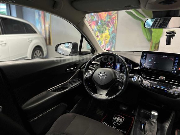 FLİES MOTORS'DAN 2021 108'BİN KM C-HR 1.8 HYBRİD FLAME E-CVT