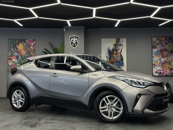 FLİES MOTORS'DAN 2021 108'BİN KM C-HR 1.8 HYBRİD FLAME E-CVT