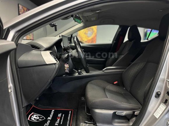 FLİES MOTORS'DAN 2021 108'BİN KM C-HR 1.8 HYBRİD FLAME E-CVT
