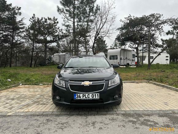 CHEVROLET CRUZE AMERİKAN KASA SAFKAN BENZİNLİ DOSTA GİDER ARAÇ 
