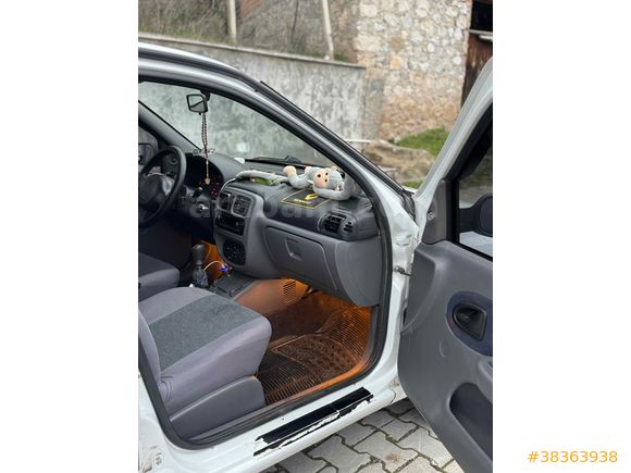 Sahibinden Renault Clio 1.4 RNA 2001 Model 