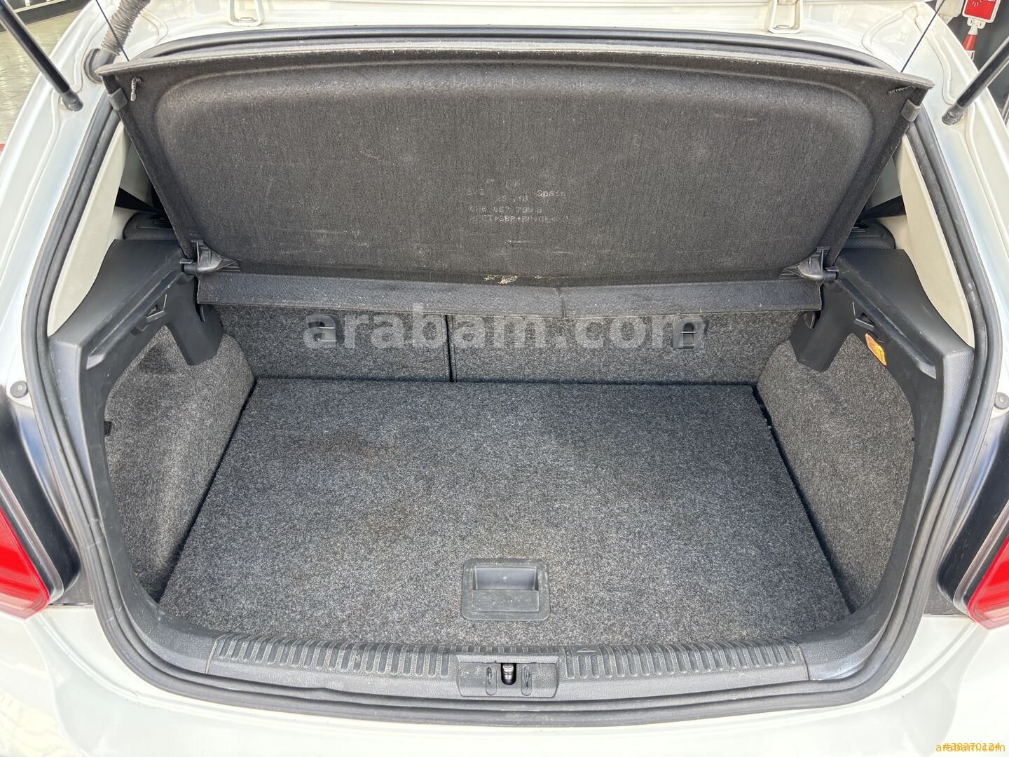 Galeriden Volkswagen Polo 1.4 TDi Comfortline 2016 Model İzmir 163.105 km Beyaz 3